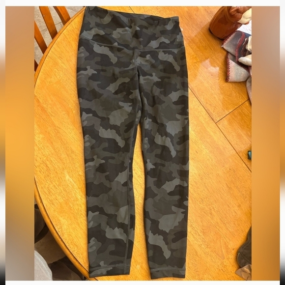 Yogalicious women’s Black Camouflage Leggings - Picture 4 of 4
